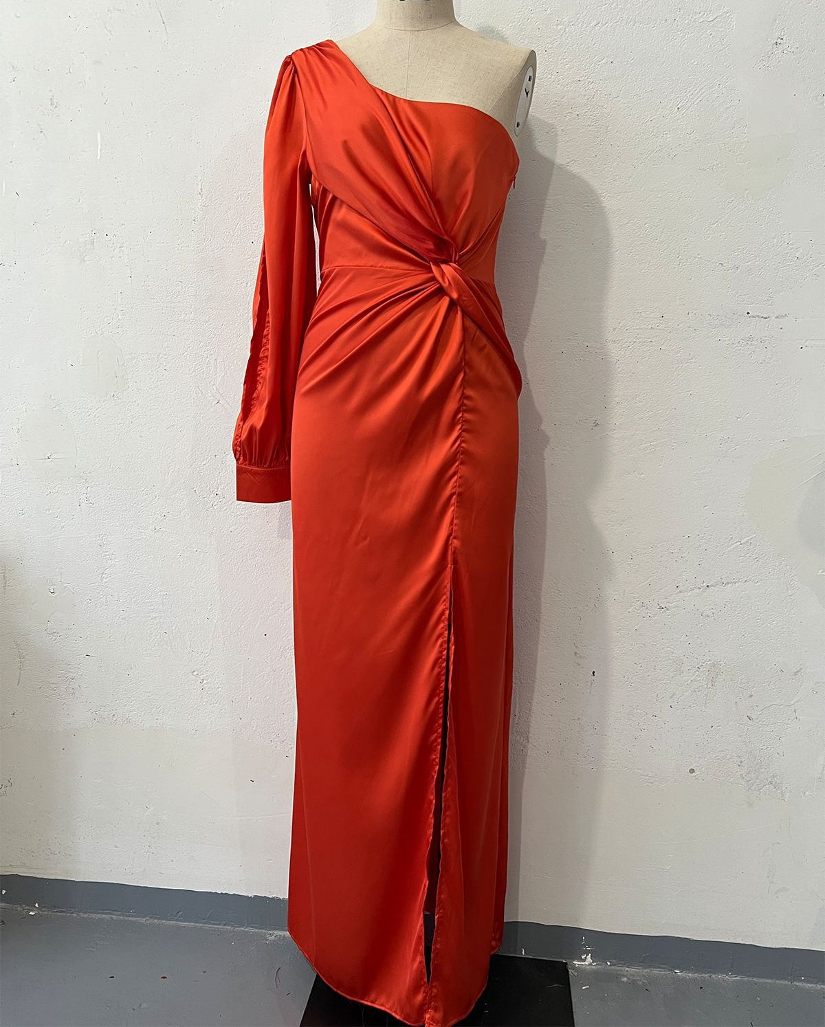 Helena - Schickes One-Shoulder-Kleid mit Schlitz für Damen