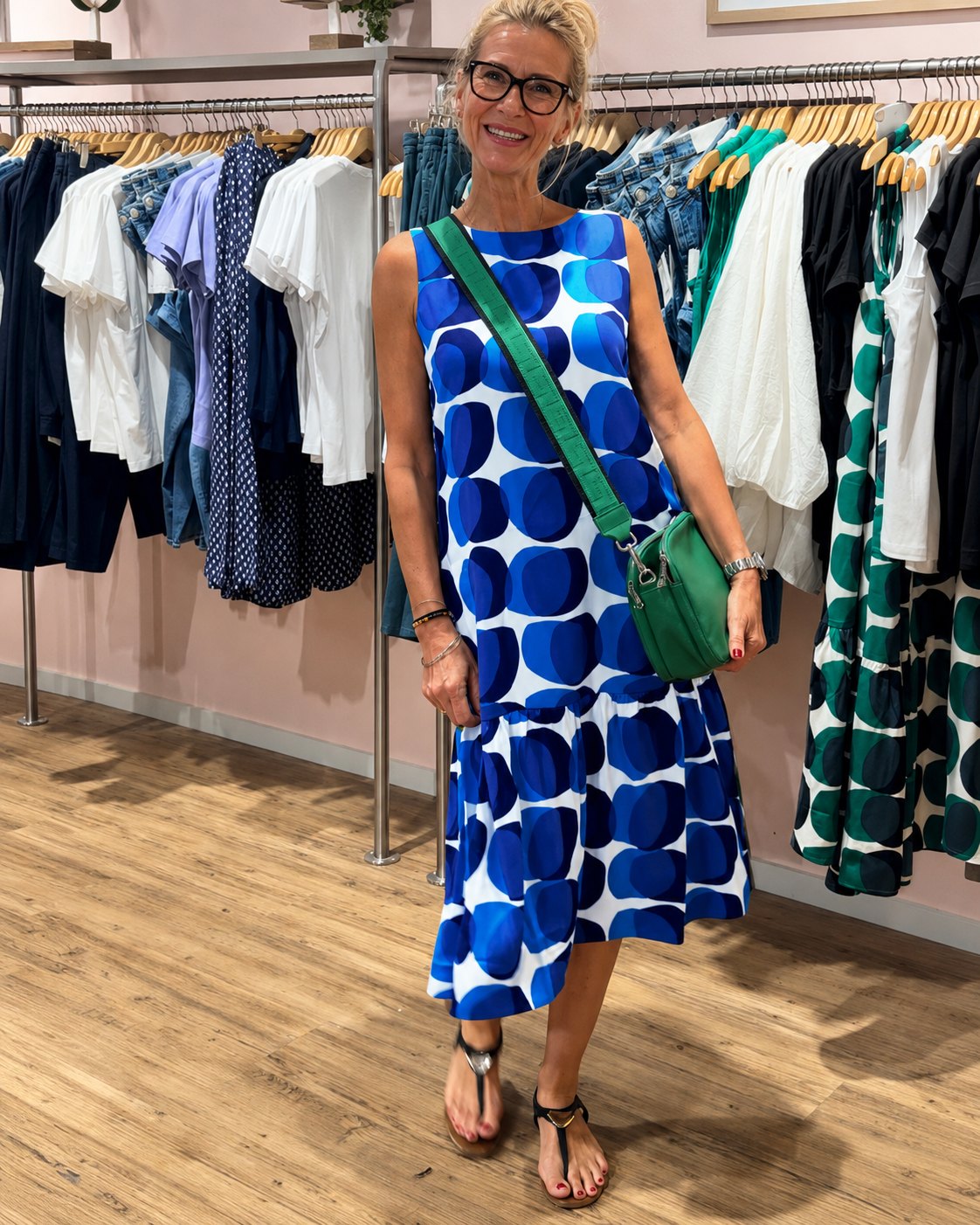Karleshia - Bequemes Midikleid mit Rundhals