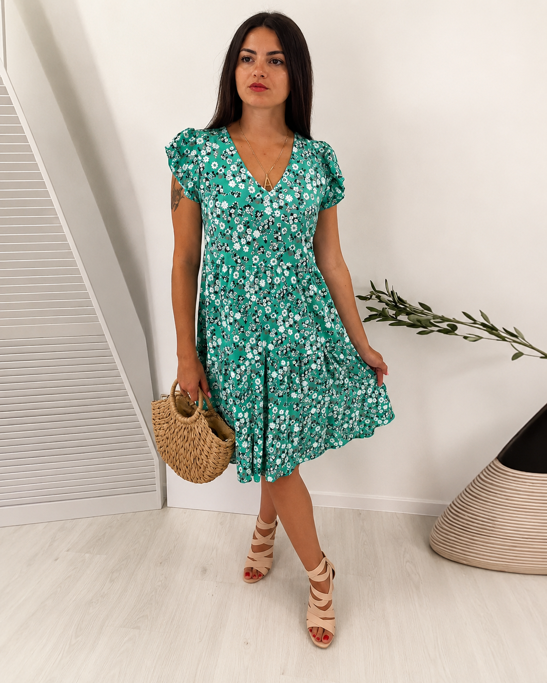 Priscilla - Stilvolles und Elegantes Midikleid mit V-Ausschnitt