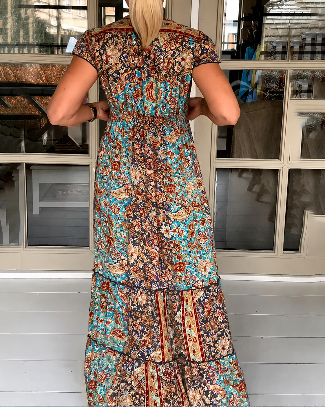 Calneshia - Stilvolles Maxikleid mit V-Ausschnitt