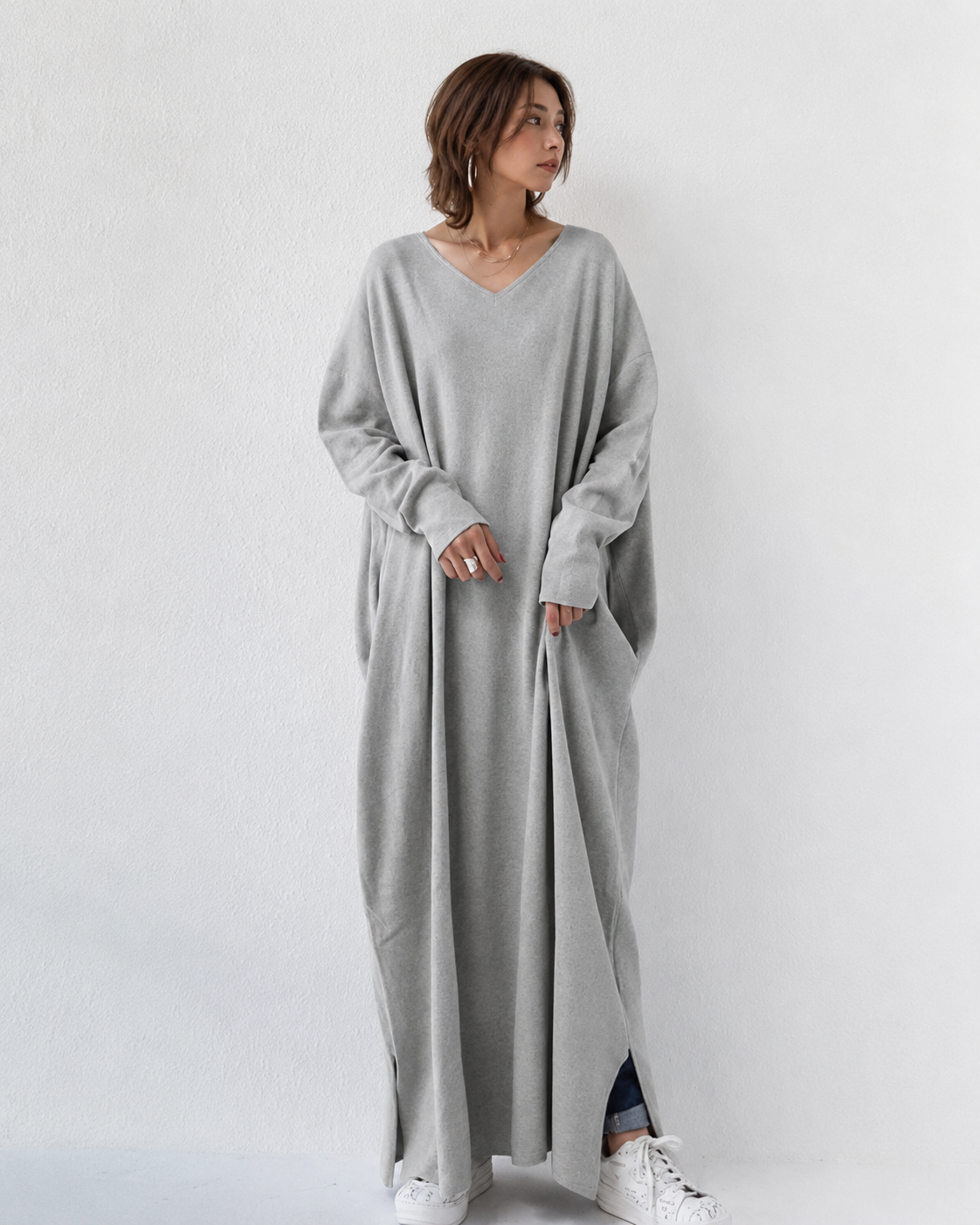 Shacora - Locker geschnittenes V-Ausschnitt-Maxikleid