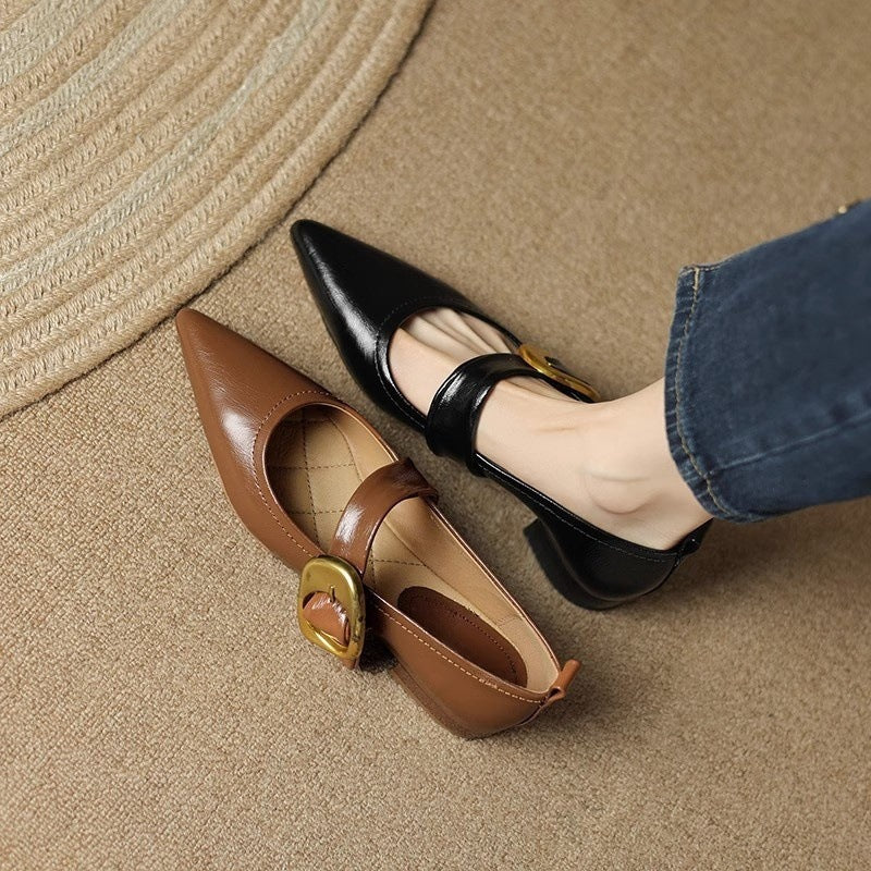 Teegan - Flache Schuhe mit spitzer Form und niedrigem Absatz