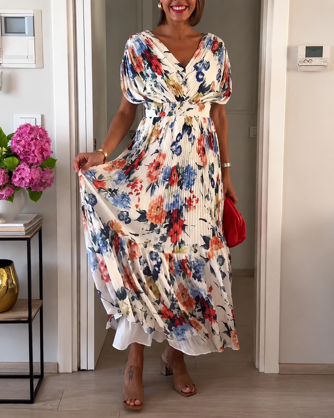 Sharon - Stilvolles Kleid mit Plissee und Blumenmotiv
