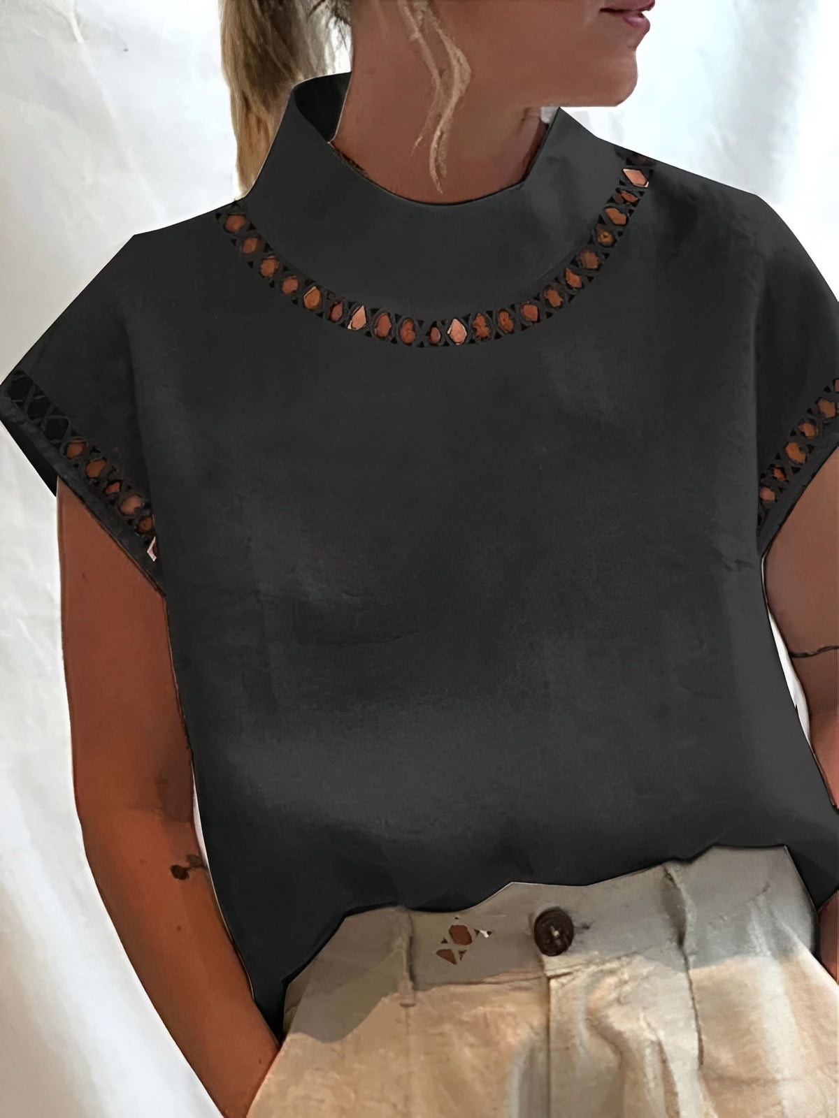 Nannie - Stilvolles Damen-Top mit Dekolleté