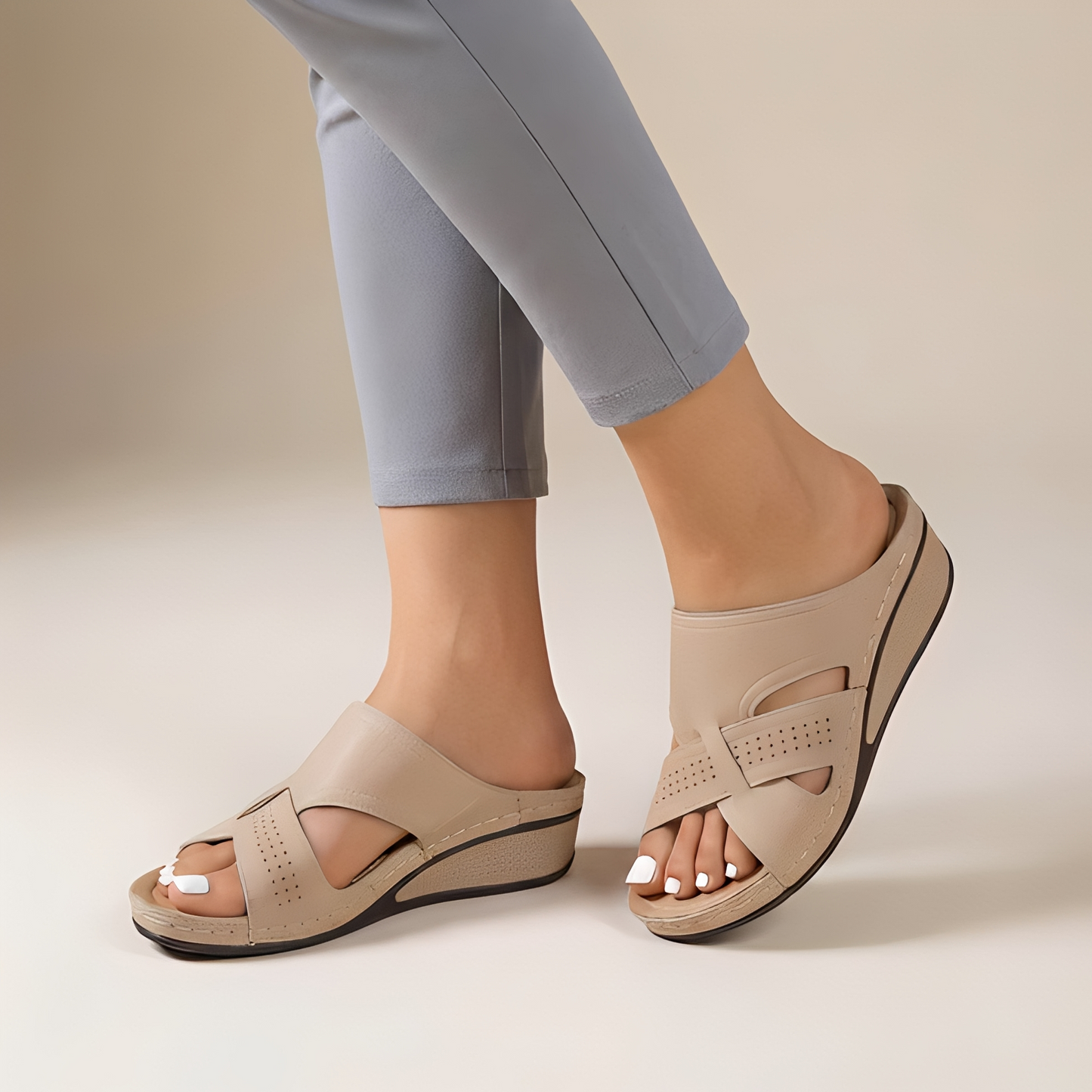 Oddette - Damen-Sandalen mit Riemen und offener Spitze