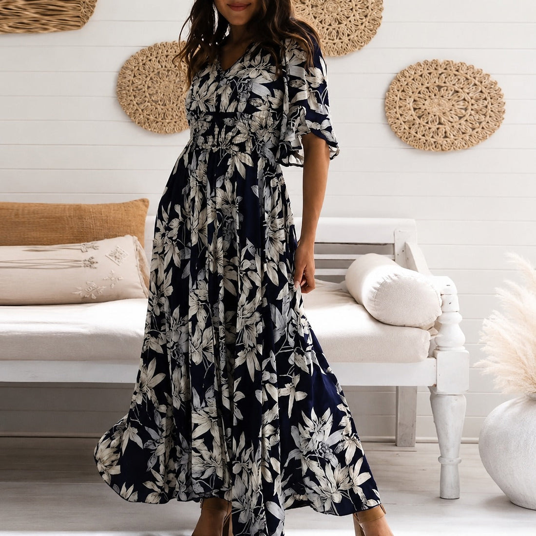 Michaela - Elegantes, Legeres Blumenkleid in Midilänge