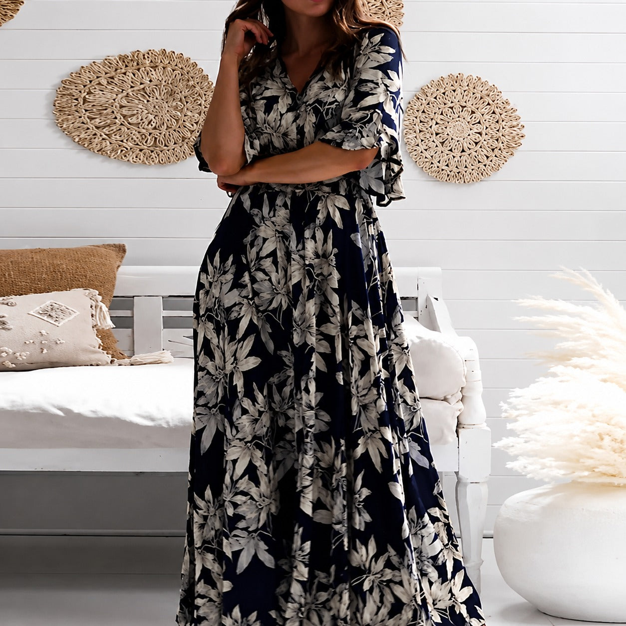 Michaela - Elegantes, Legeres Blumenkleid in Midilänge