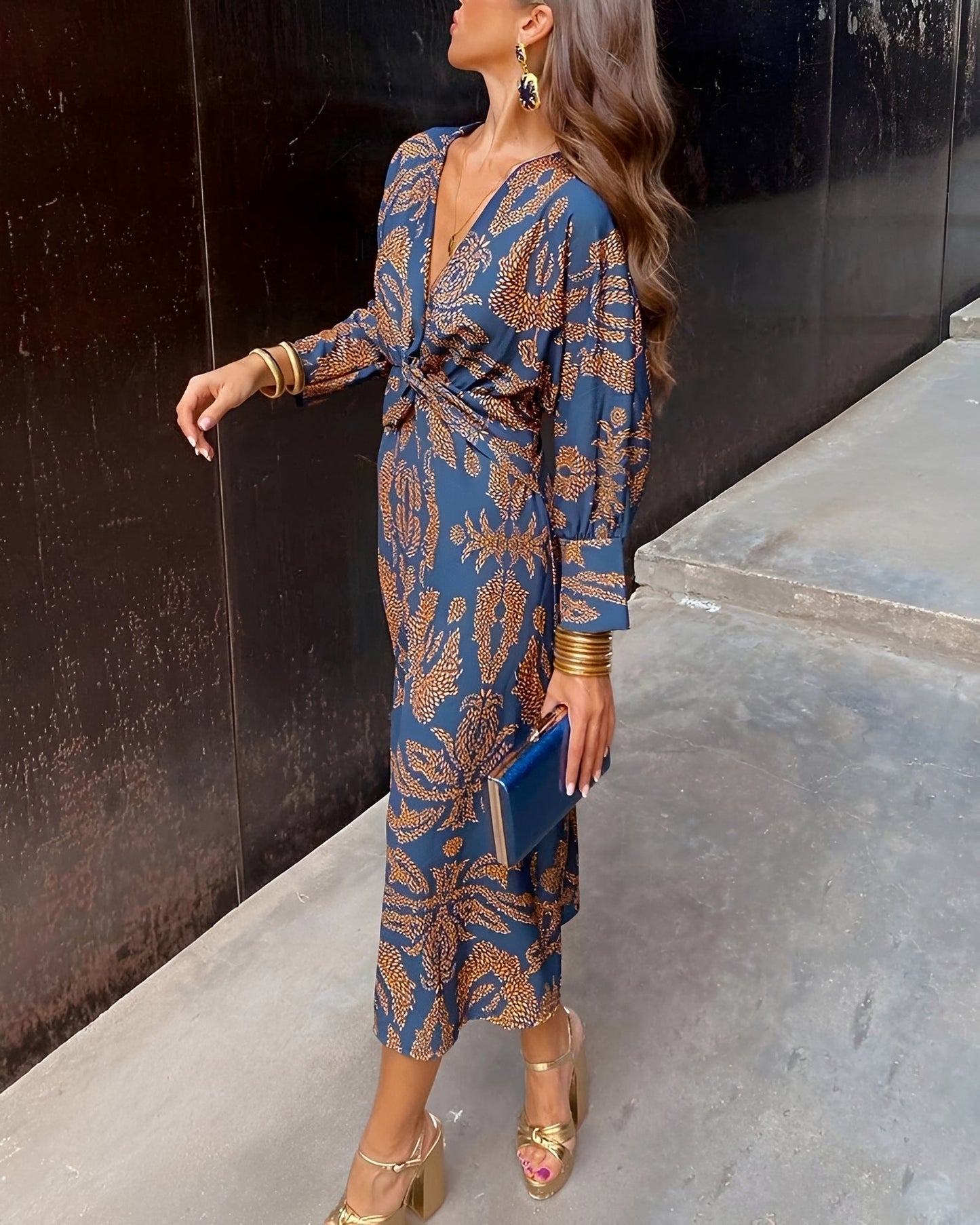 Yahya - Langes Midikleid mit auffälligem Design