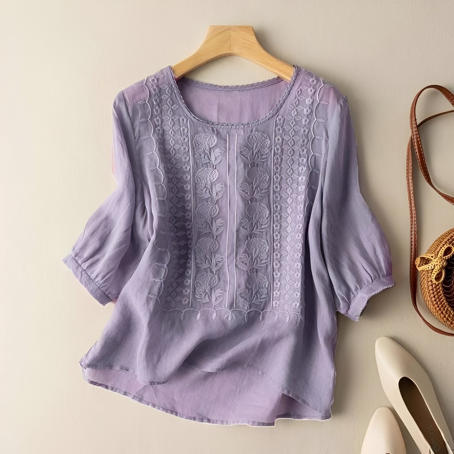 Daniyal - Luftige Bluse mit gestickten Details