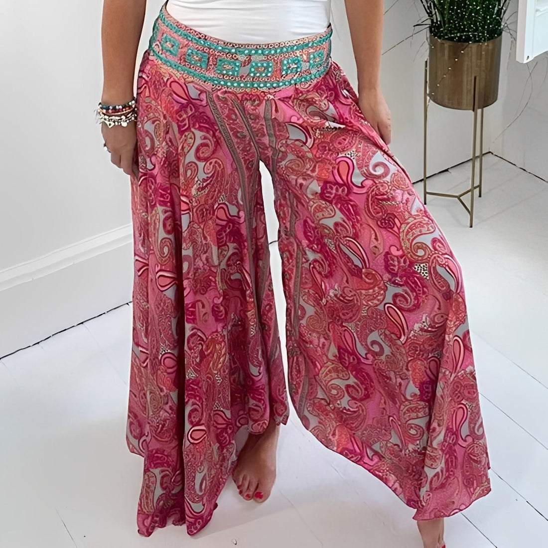 Jasmin - Eleganter Damenrock mit Ethno-Muster