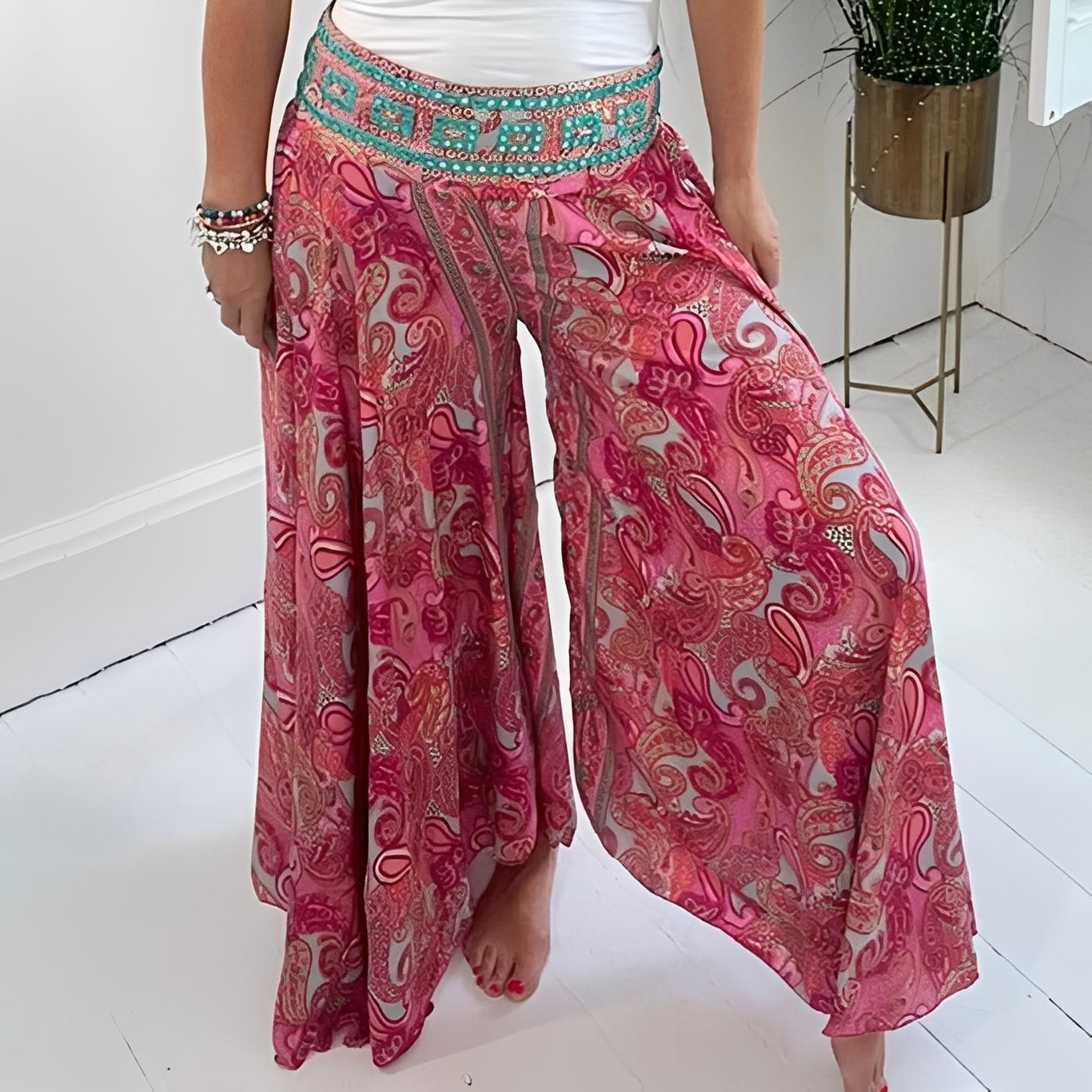 Jasmin - Eleganter Damenrock mit Ethno-Muster